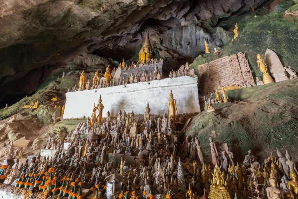 pak-ou-cave-buddha-statues